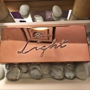 Becca Be a Light Face Palette ( Medium to Dark)